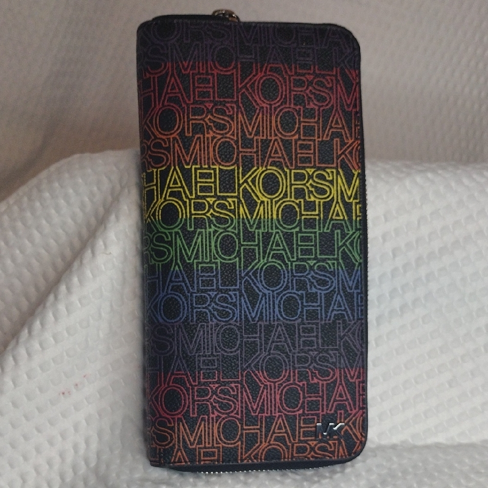 Michael Kors Adele Logo Smartphone Colorful Wallet NWOT - Picture 3 of 12
